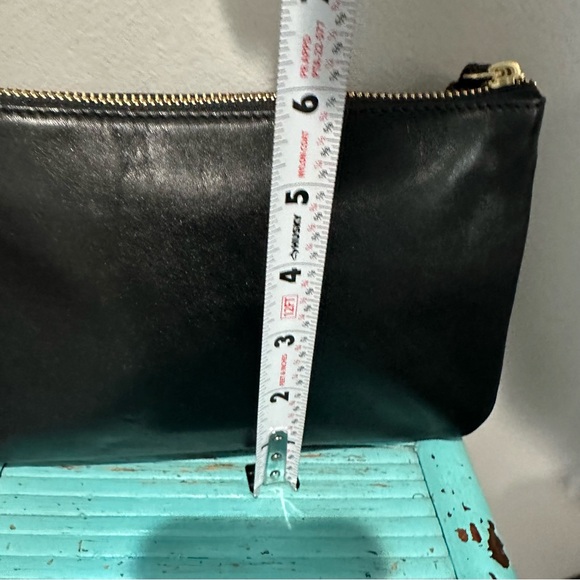 Brahmin Large Black Smooth Leather Gold Hardware Suede Interior Wristlet